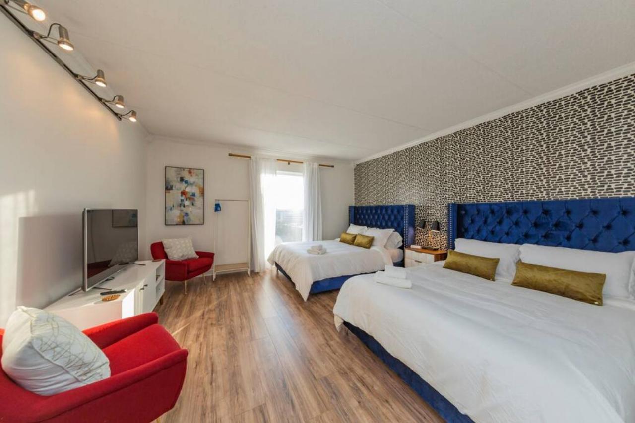 Music Row Retreat - 3 Beds, 1 Bedroom, Pool, Parking แนชวิลล์ ภายนอก รูปภาพ