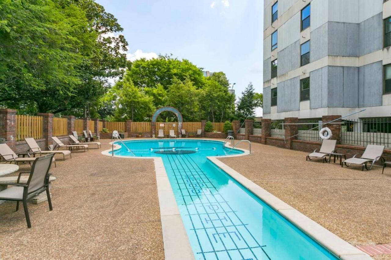 Music Row Retreat - 3 Beds, 1 Bedroom, Pool, Parking แนชวิลล์ ภายนอก รูปภาพ